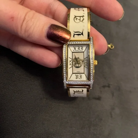 L.a.m.b watch Gwen Stefani display picture 1
